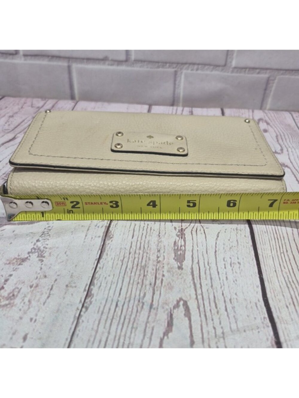 Kate Spade New York Clutch Wallet Med Pebbled Beige Bifold ~Zippered Storage - Picture 7 of 8